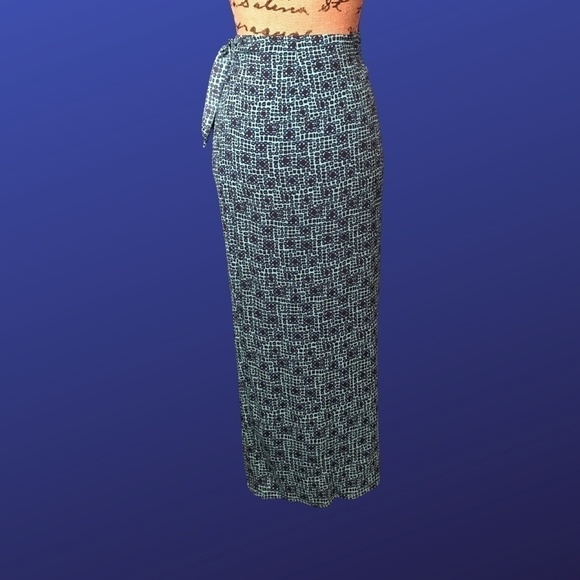 NEW YORK & COMPANY Skirt, Sarong Style, MIDI, Turquoise Geometric, NWOT, Size 10 - Picture 1 of 8